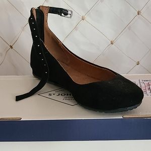 Black Ballet Flats